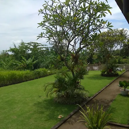 Tamiu Guesthouse At Desa Wisata Keramas Near Keramas Surf Beach